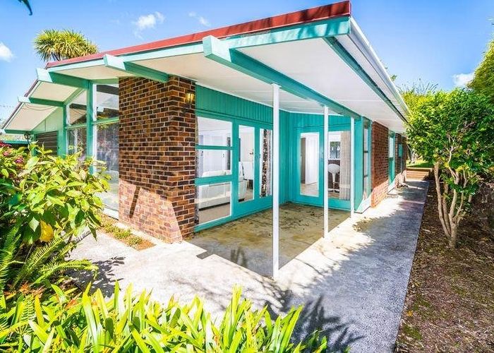  at 6 Totara Grove, Hillcrest, North Shore City, Auckland