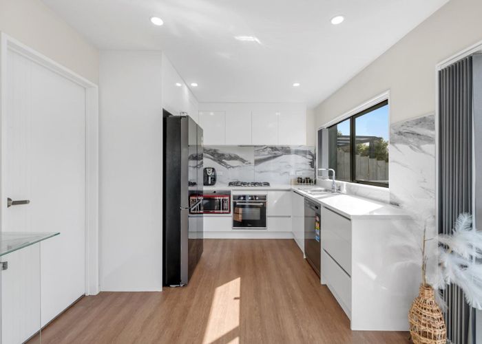  at 11A Kimdale Place, Totara Heights, Manukau City, Auckland