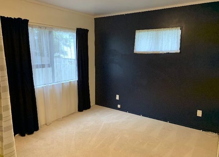  at 33a Becroft Drive, Forrest Hill, North Shore City, Auckland