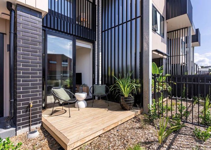  at 5/18 Karengo Street, Long Bay, North Shore City, Auckland