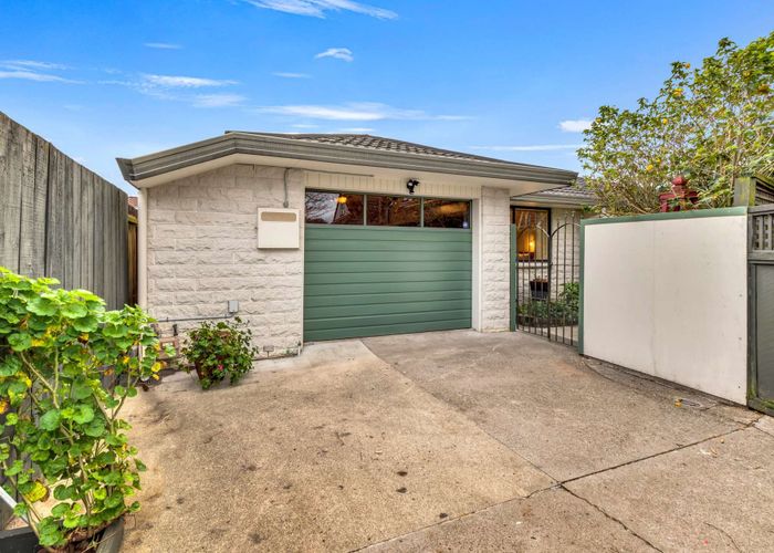  at 3 Caroline Crescent, Highbury, Palmerston North, Manawatu / Whanganui