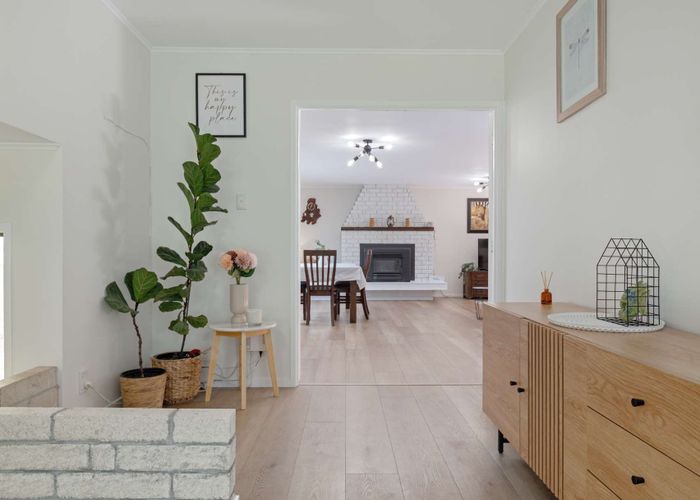  at 8 Deodar Place, Totara Heights, Manukau City, Auckland