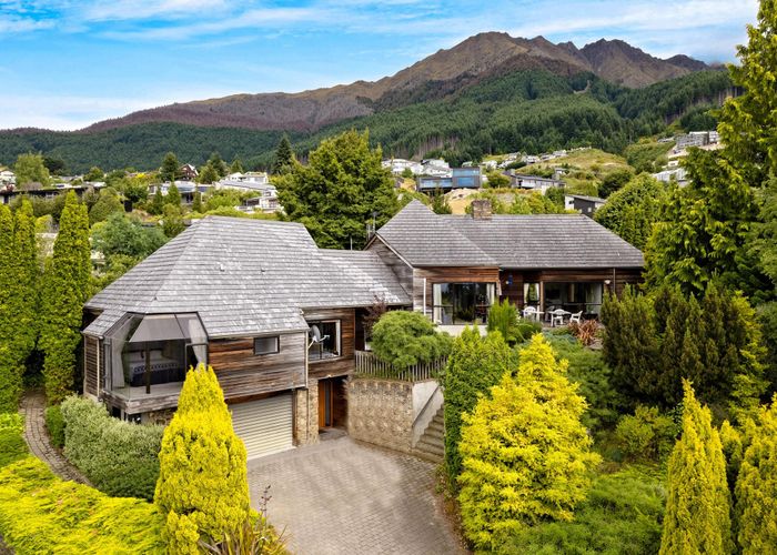  at 6 Thorn Crescent, Fernhill, Queenstown