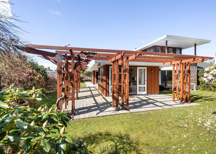  at 2 Byron Street, Cambridge, Waipa, Waikato