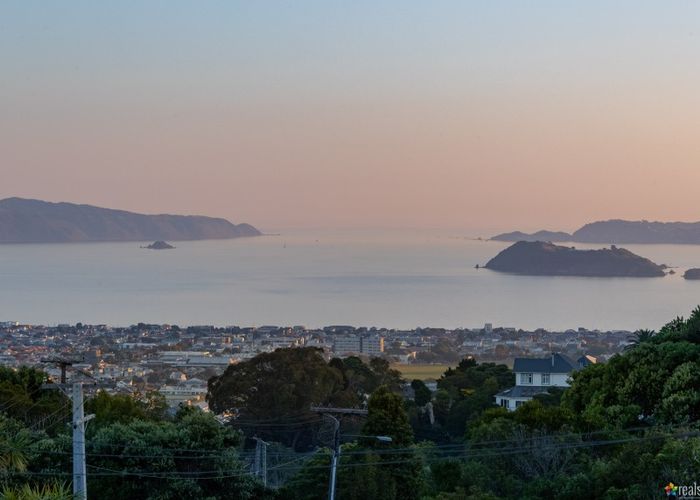  at 37 Pekanga Road, Normandale, Lower Hutt
