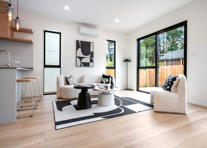  at 2/11 Trengove Place, West Harbour, Waitakere City, Auckland