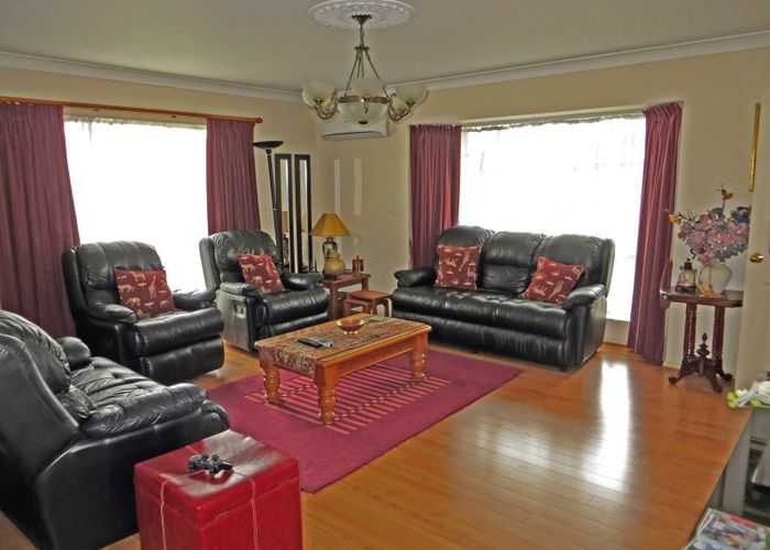  at 2 Rosebank Avenue, Kelvin Grove, Palmerston North