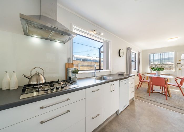  at 2/16 King Street, Petone, Lower Hutt