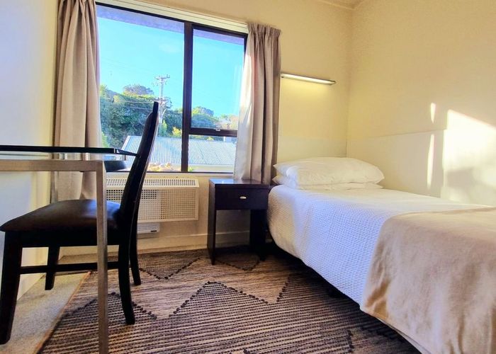  at Earp St Advert - Single Room with shared bathroom common/18 Earp St, Johnsonville, Wellington, Wellington