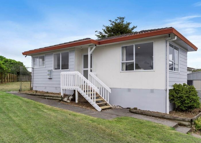  at 4 Dunstan Place, Otara, Auckland