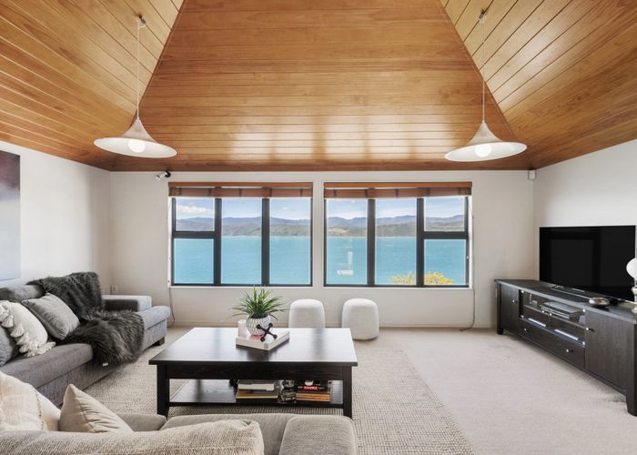  at 38 Napier Street, Karaka Bays, Wellington