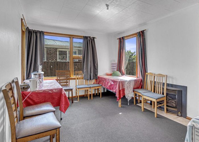  at 4 Oakdale Street, Avonhead, Christchurch City, Canterbury