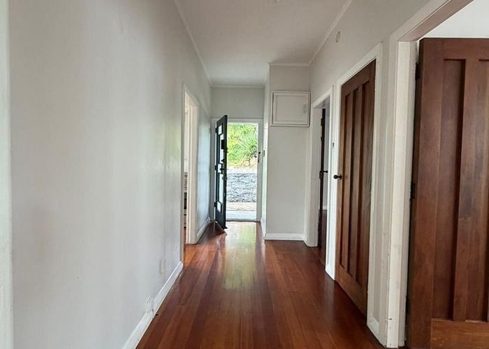  at 53 Waiohua Road, Greenlane, Auckland City, Auckland