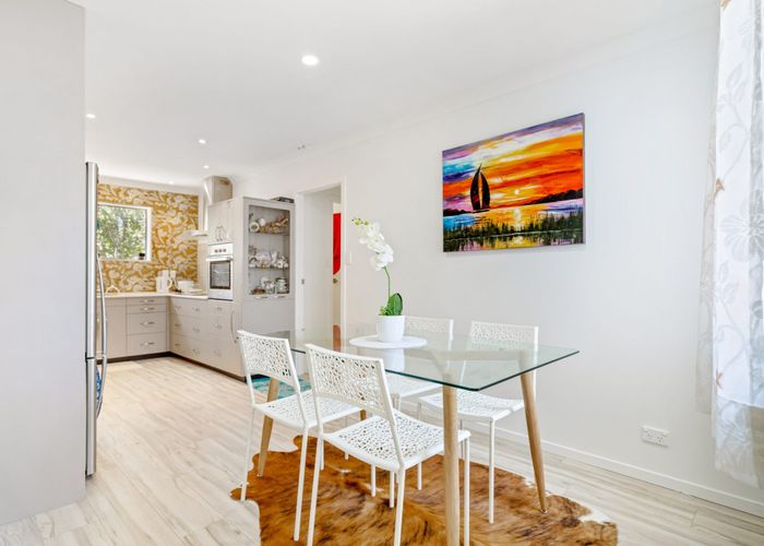  at 31 Helleur Road, Massey, Auckland