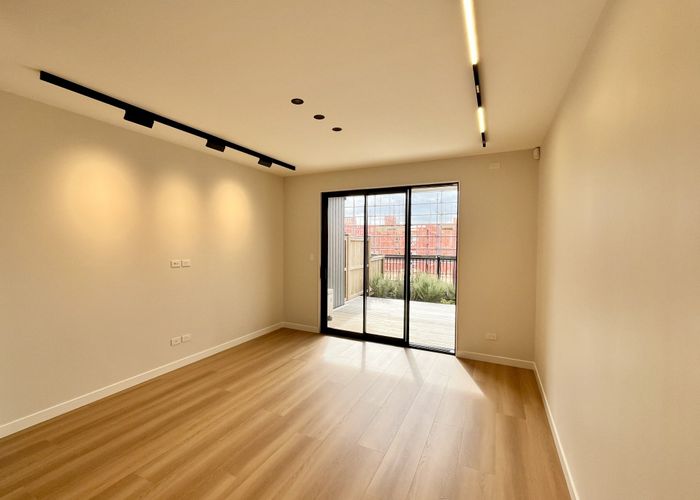  at 21 Tieke Lane, Westgate, Waitakere City, Auckland