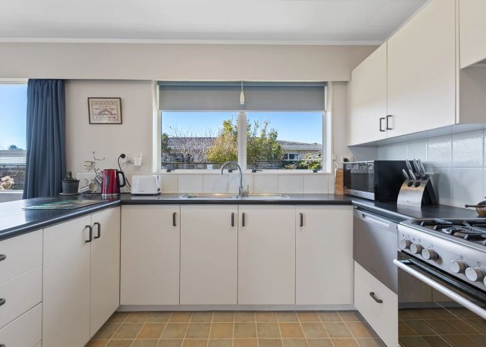  at 16 Bronte Place, Whalers Gate, New Plymouth, Taranaki