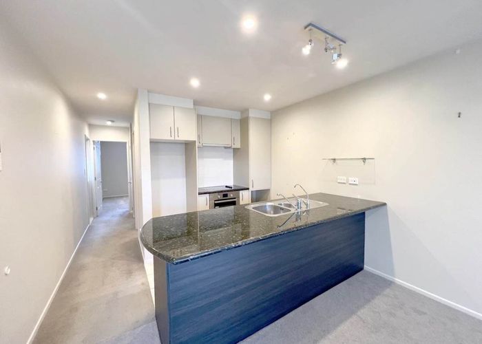  at 42/8 Landscape Road, Papatoetoe, Manukau City, Auckland