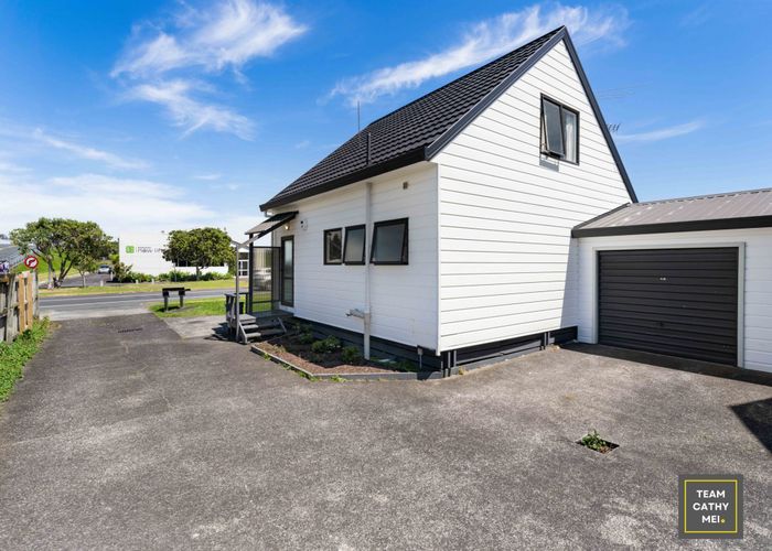  at 2/15 Jellicoe Road, Manurewa, Manukau City, Auckland