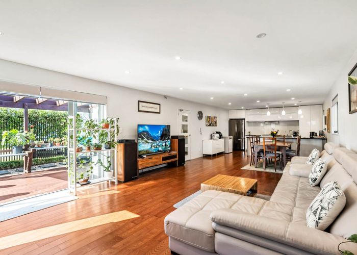  at 245 Beach Haven Road, Birkdale, North Shore City, Auckland