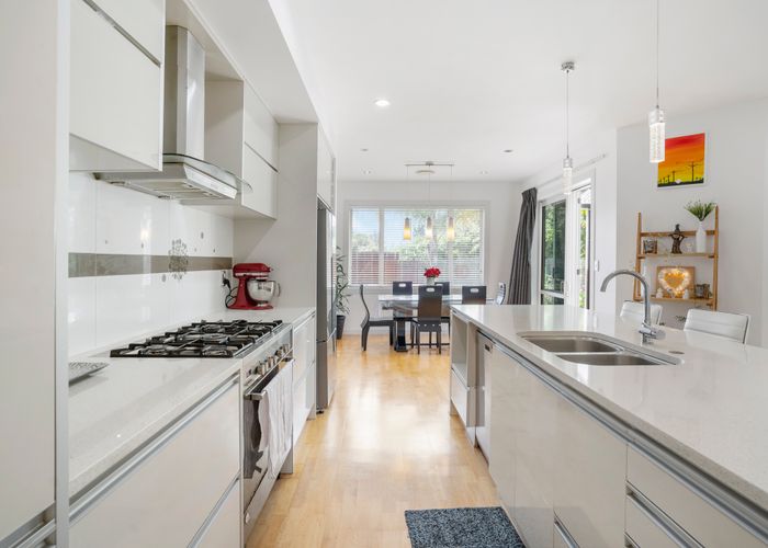  at 104A Simpson Road, Henderson Valley, Auckland