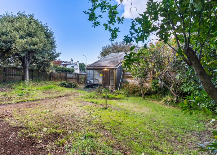  at 7 Hillsborough Road, Hillsborough, Auckland