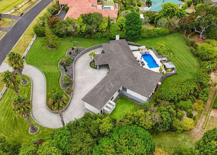  at 7 Burgundy Park Avenue, Henderson, Waitakere City, Auckland