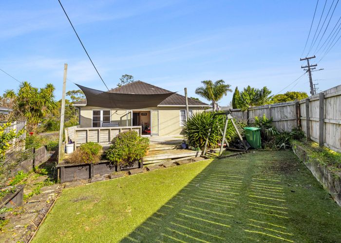 Free property data for 6 Glengarry Road, Glen Eden, Auckland homes.co.nz