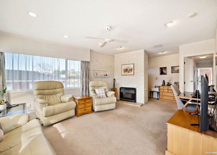  at 60 Bentley Avenue, Glenfield, Auckland
