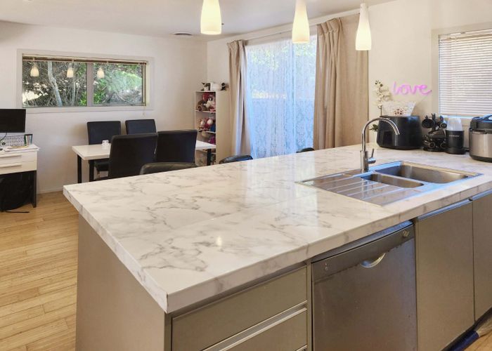  at 8 Otonga Heights, Maungaraki, Lower Hutt, Wellington