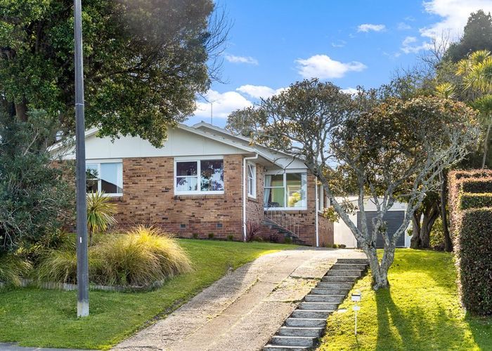 Free property data for 6 Diana Drive, Glenfield, Auckland homes.co.nz