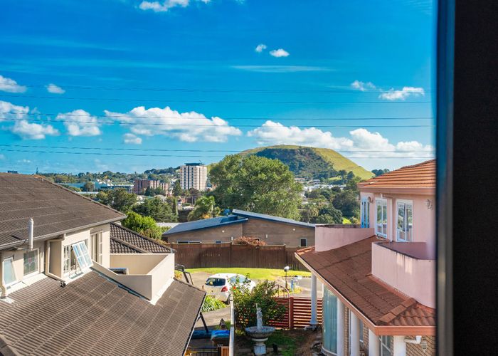 at 4/42 Waipuna Road, Mount Wellington, Auckland City, Auckland