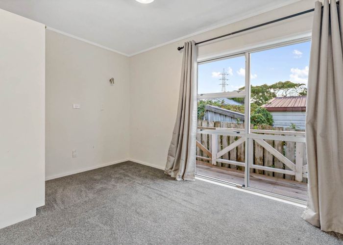  at 2/24a Waimumu Road, Massey, Waitakere City, Auckland
