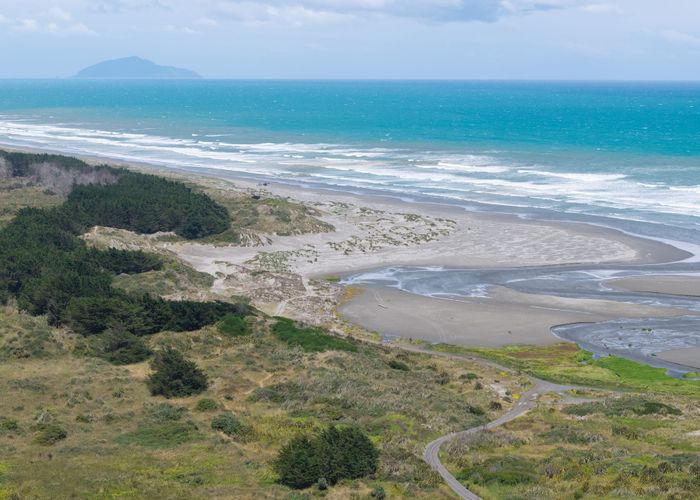  at 10 Hokio Road, Hokio Beach, Horowhenua, Manawatu / Whanganui