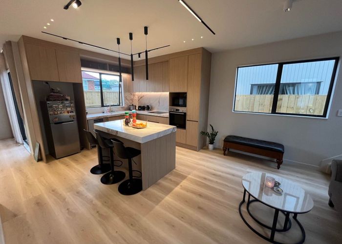  at 2/31 Hamlin Road, Mount Wellington, Auckland City, Auckland