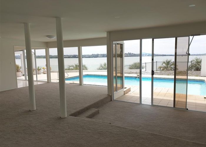  at 102 Bramley Dr, Farm Cove, Manukau City, Auckland