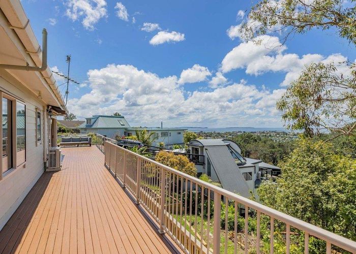  at 3 Dalmeny Close, Murrays Bay, North Shore City, Auckland