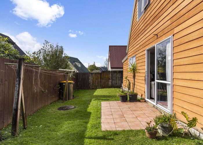  at 6 Caspian Close, New Lynn, Auckland