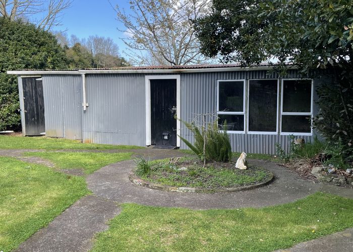  at 1760 Tarata Road, Inglewood