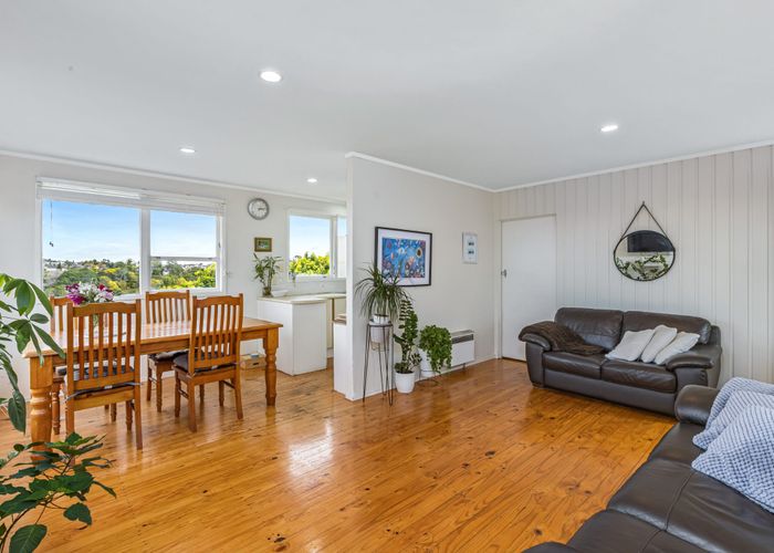  at 11 Barker Rise, Northcross, North Shore City, Auckland