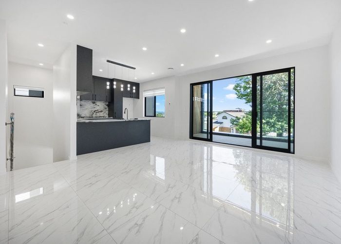  at 2/79 Halsey Drive, Lynfield, Auckland City, Auckland
