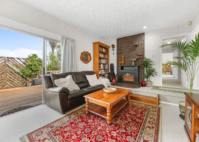  at 15 Helleur Road, Massey, Auckland