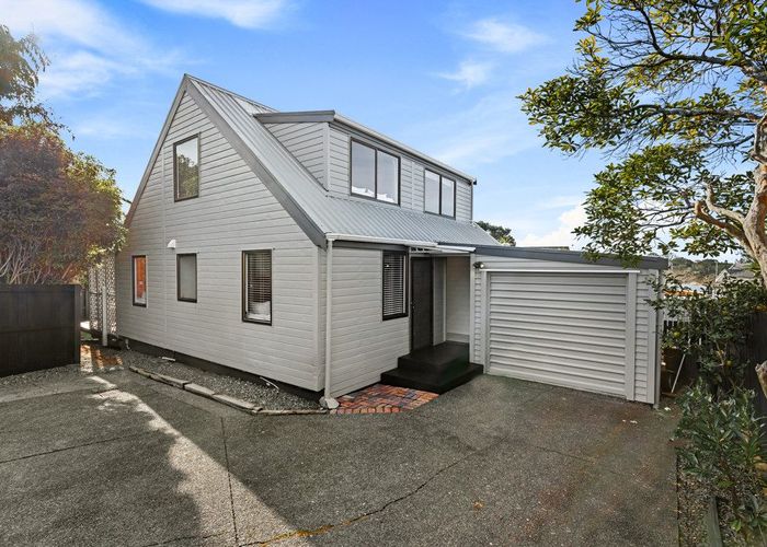  at 2/7 Fernbird Place, Massey, Waitakere City, Auckland