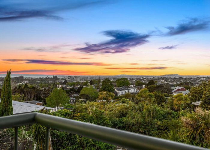  at 87 Glengarry Road, Glen Eden, Auckland