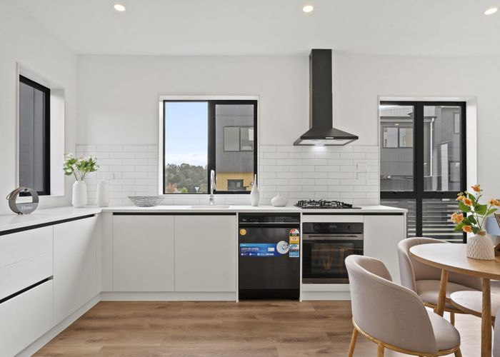  at 4 Hera Street, Flat Bush, Manukau City, Auckland