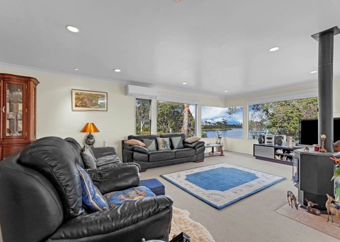  at 18A Sanctuary Point, Sunnyhills, Manukau City, Auckland