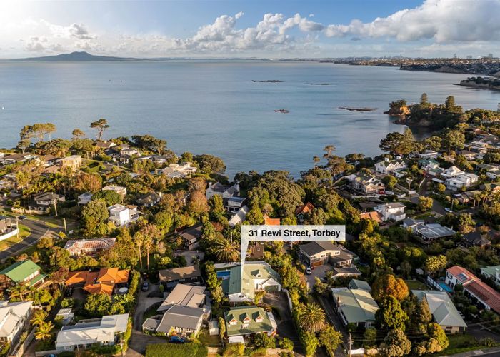  at 31 Rewi Street, Torbay, Auckland