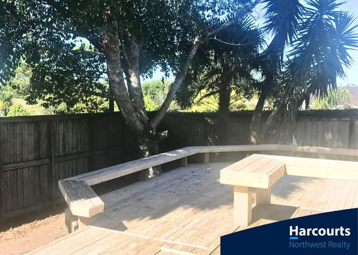  at 1a Truscott Place, West Harbour, Waitakere City, Auckland