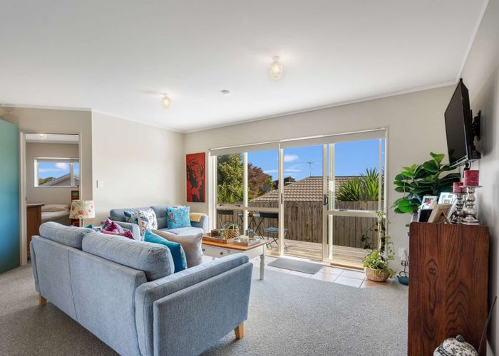  at 2/23 Waitoa Street, Waiuku, Franklin, Auckland
