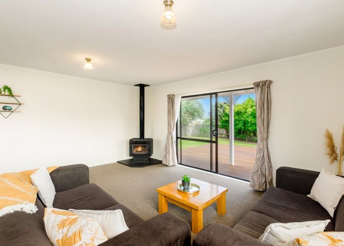  at 16 Tobys Way, Waikanae Beach, Waikanae