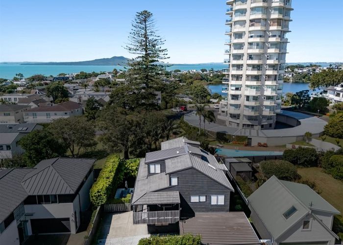  at 2/10 Sylvan Park Avenue, Milford, North Shore City, Auckland